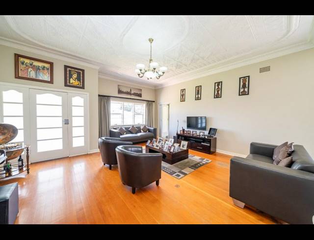 BUSINESS FOR SALE IN PRIMROSE HILL
